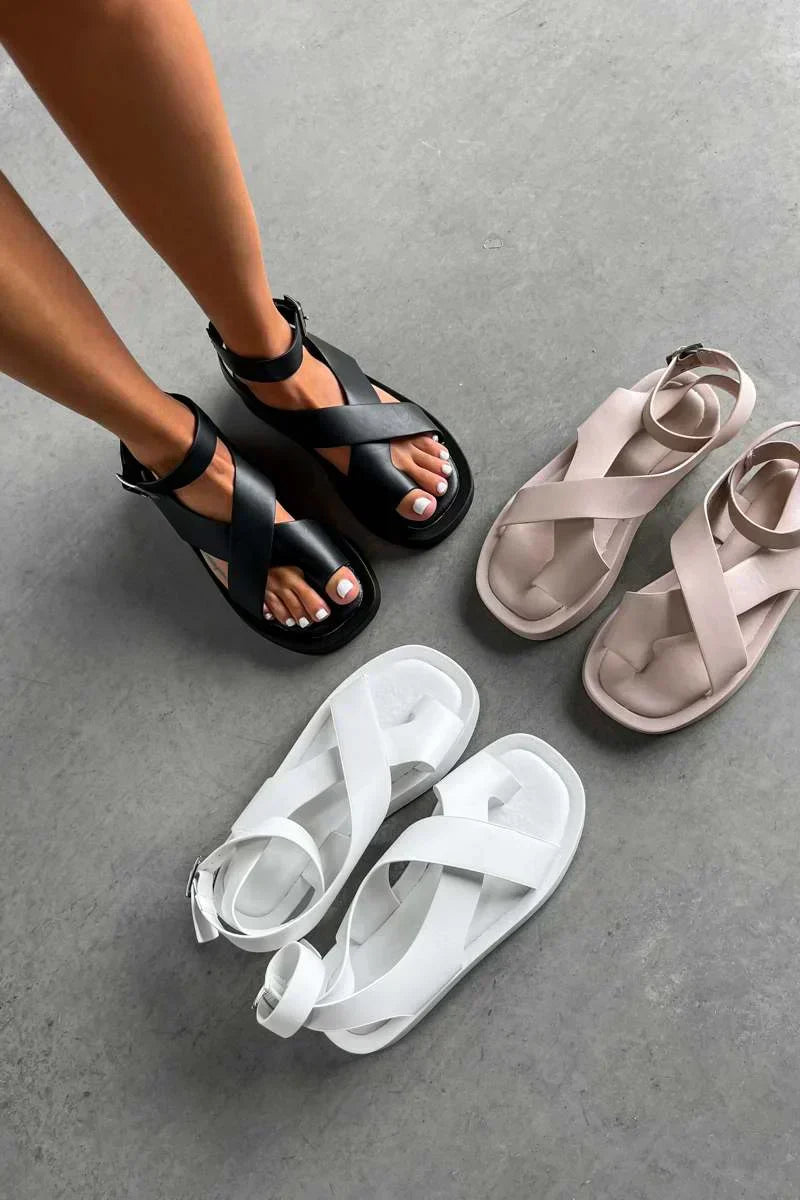 Petra Sandals: Chic & Casual Elegance
