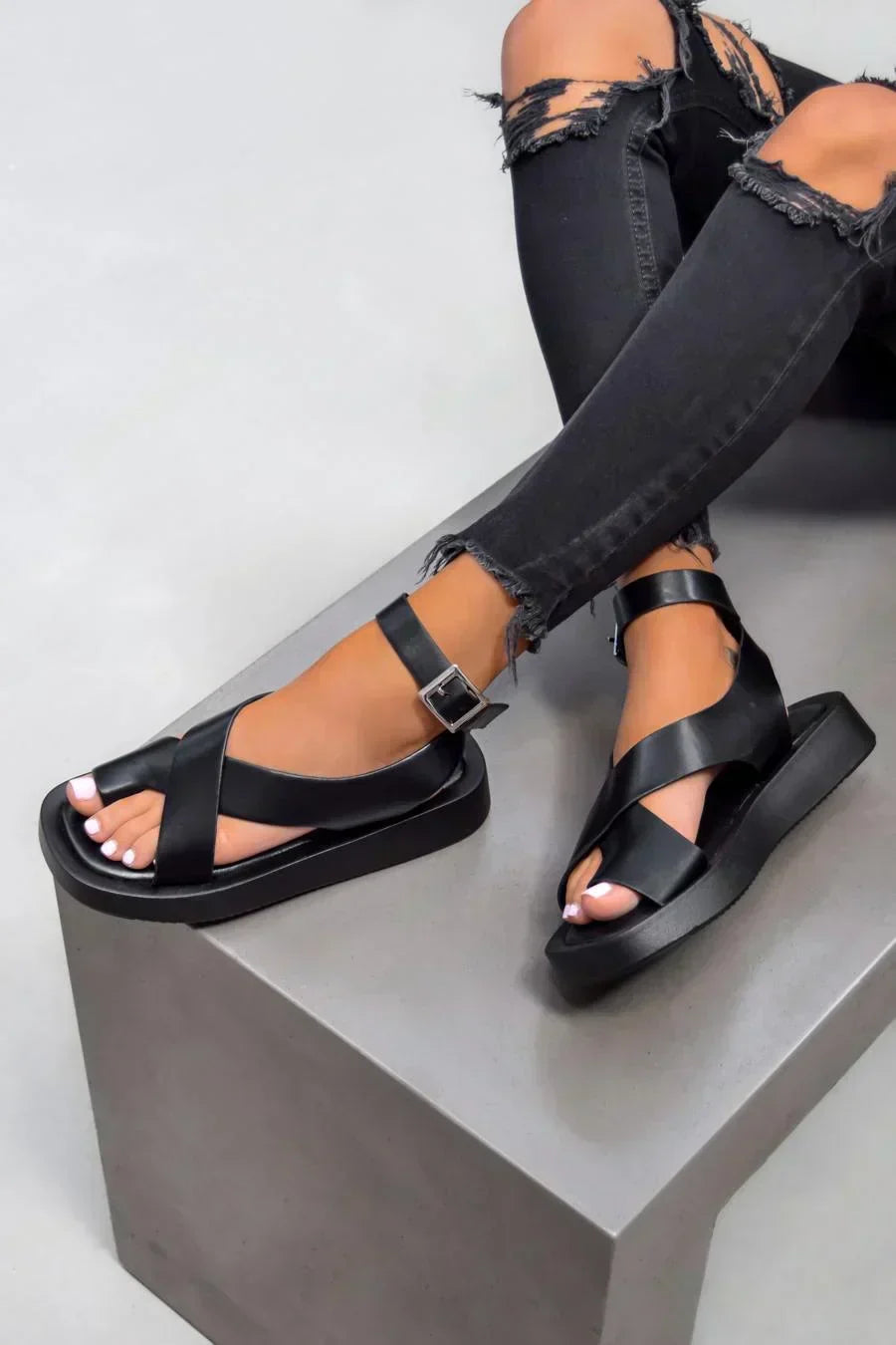 Petra Sandals: Chic & Casual Elegance