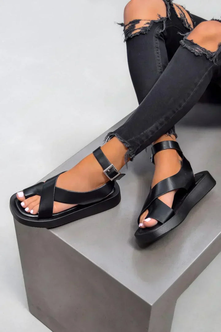 Petra Sandals: Chic & Casual Elegance