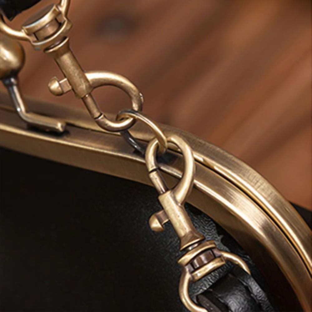 Max Vintage Bag - Elegantly Chic Retro Pieces