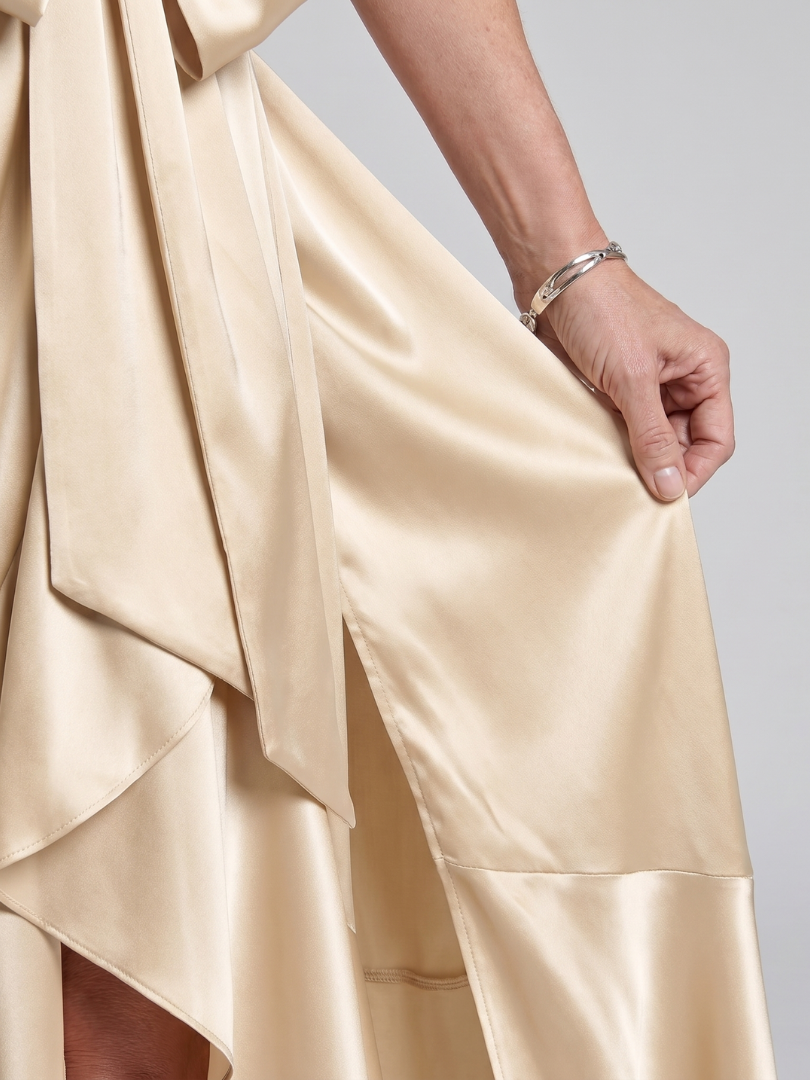 Honora | Vestito Midi Asimmetrico con Collo Halter