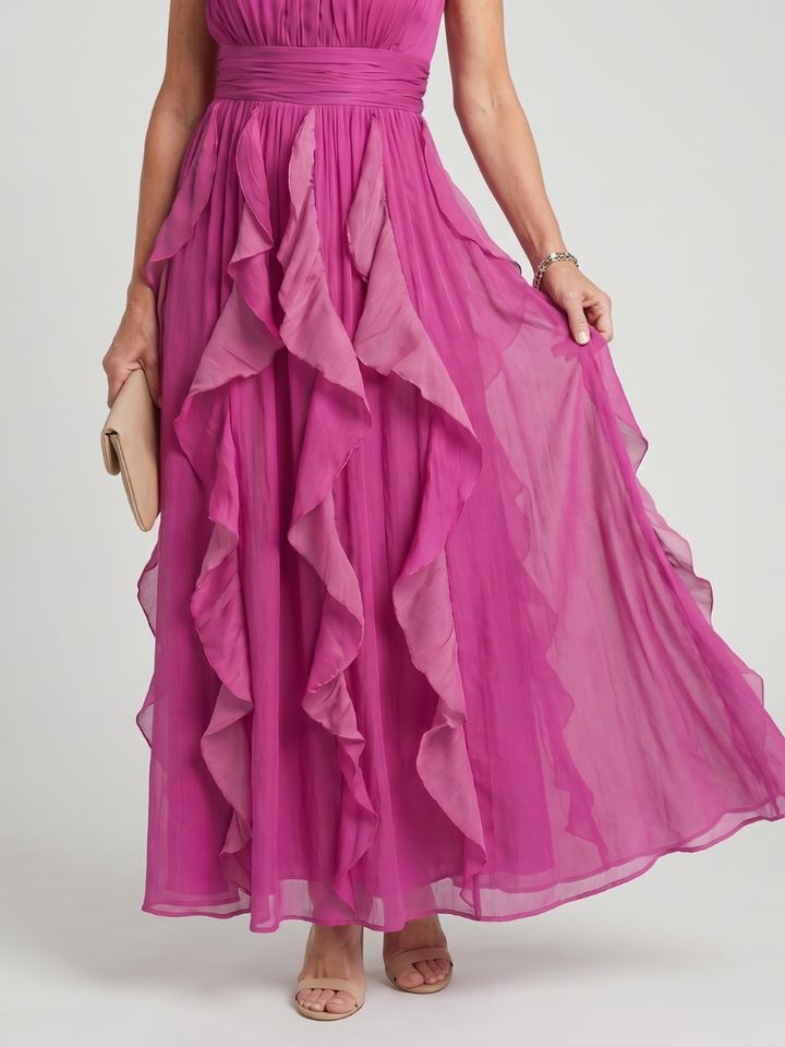 Orea | Vestito Maxi con Collo Alto e Strati di Rouches