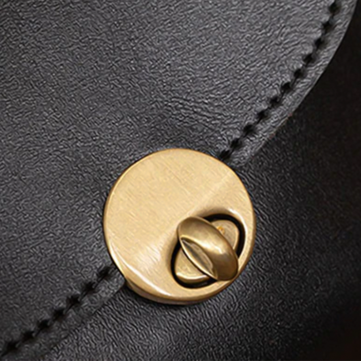 Max Vintage Bag - Elegantly Chic Retro Pieces