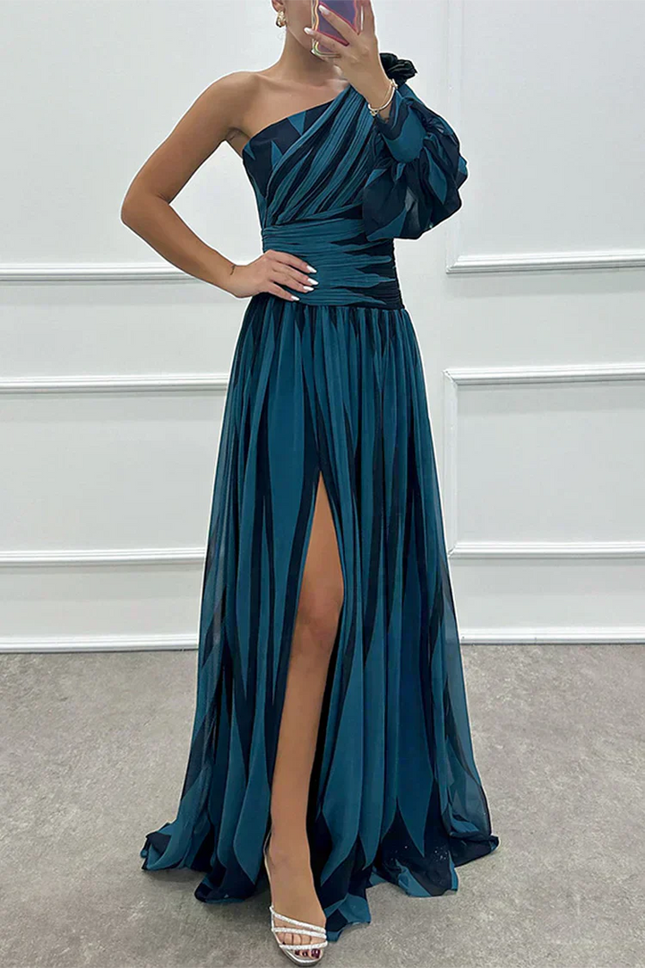 Ellis & Johnson™ | Elegante Abito Maxi a Righe con Spalla Scoperta