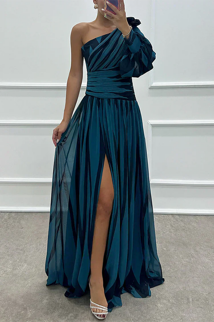 Ellis & Johnson™ | Elegante Abito Maxi a Righe con Spalla Scoperta