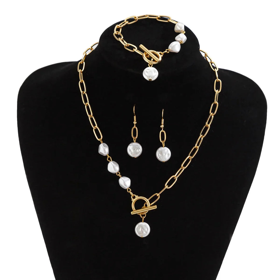 Elegante Set di Collana, Bracciale e Orecchini in Perle Paperclip