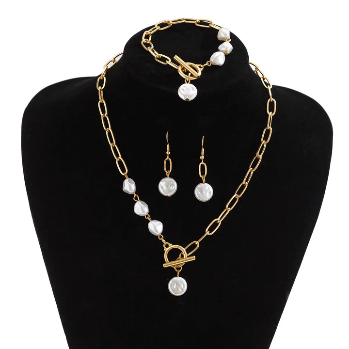 Elegante Set di Collana, Bracciale e Orecchini in Perle Paperclip