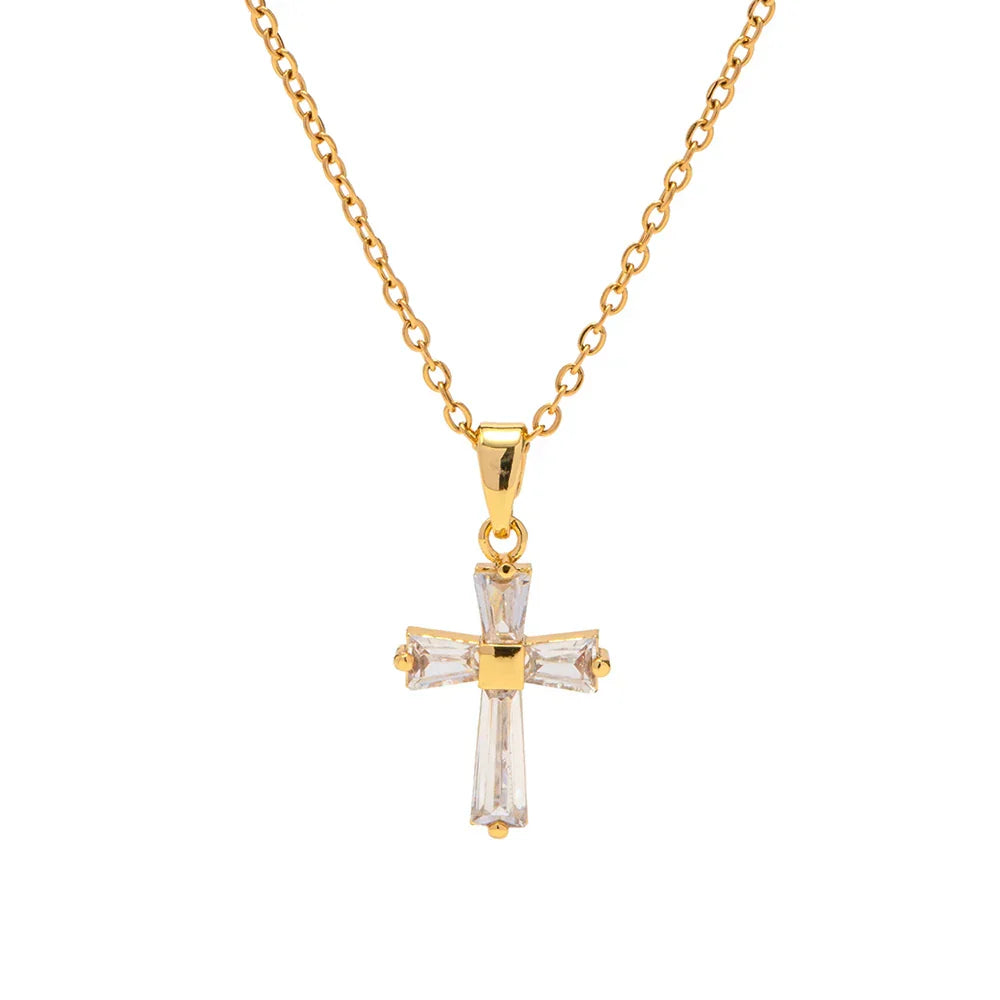 Collana con Pendente a Croce in Diamanti Eleganti