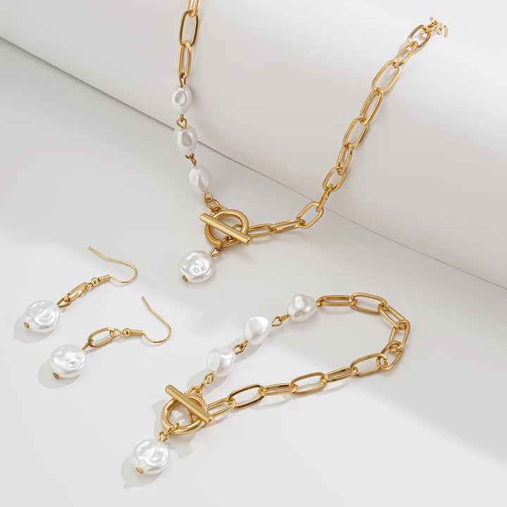 Elegante Set di Collana, Bracciale e Orecchini in Perle Paperclip