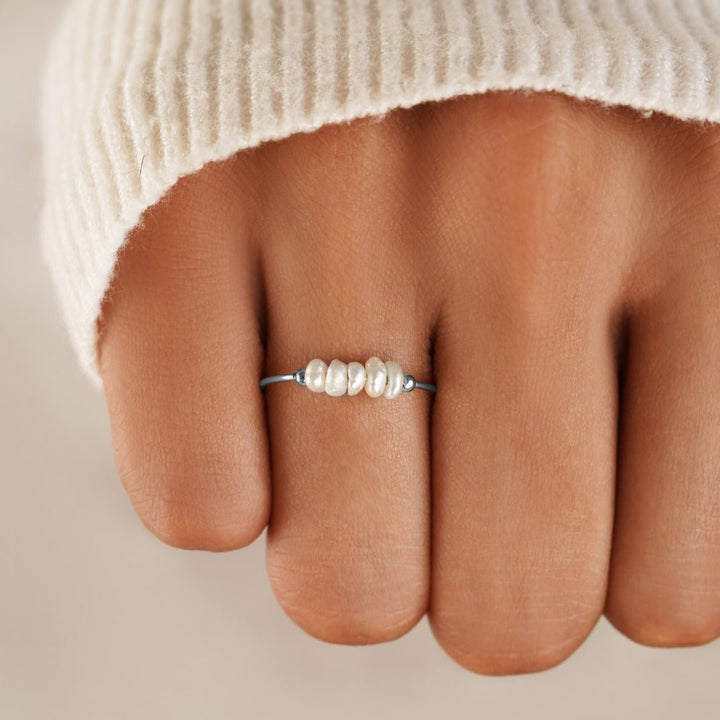 Anello in argento con perle di acqua dolce classiche