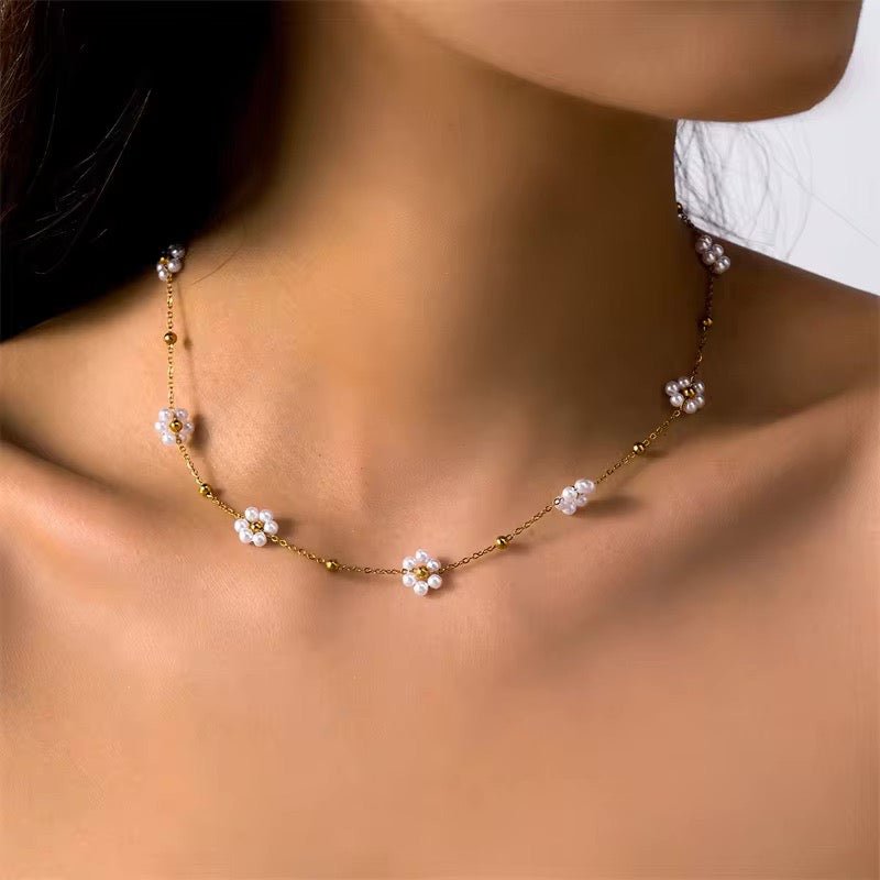 Dainty Daisy Necklace and Bracelet Set