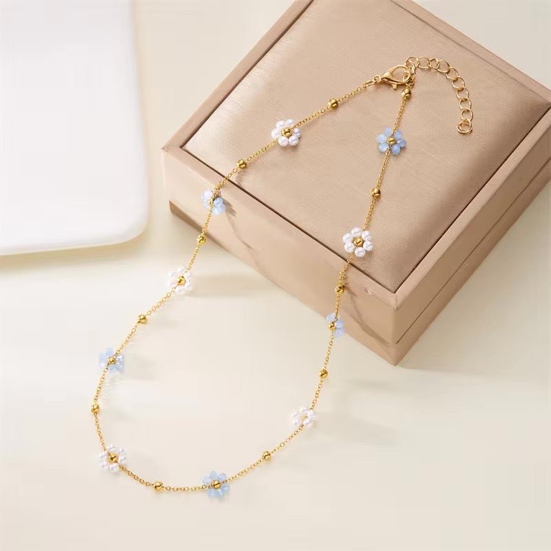Dainty Daisy Necklace and Bracelet Set