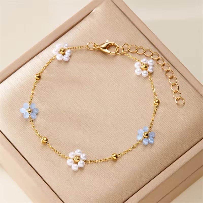 Dainty Daisy Necklace and Bracelet Set