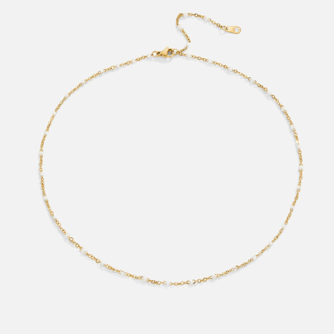 Collana di perle bianche pulite