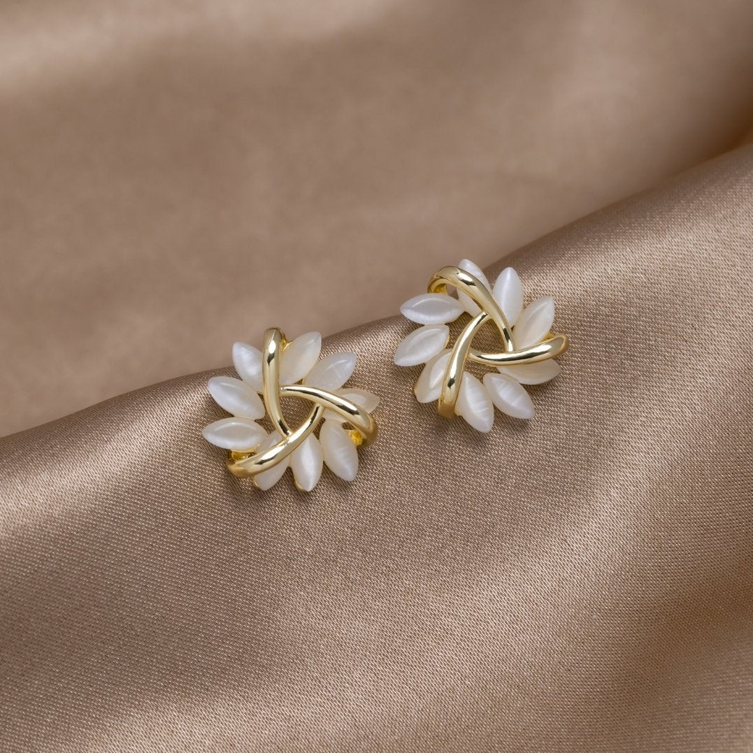 Orecchini in Oro con Fiori di Opale