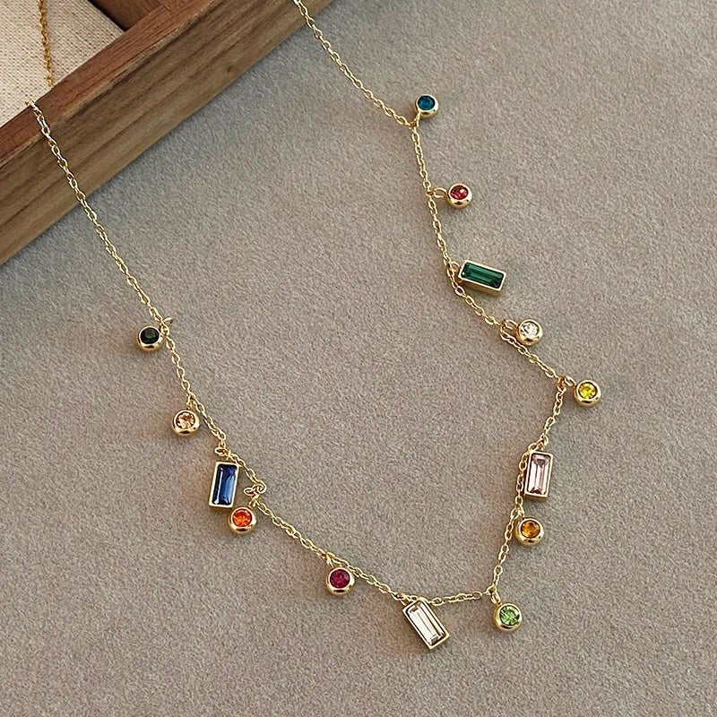 Choker Elegante con Cristalli Dainty Distribuiti